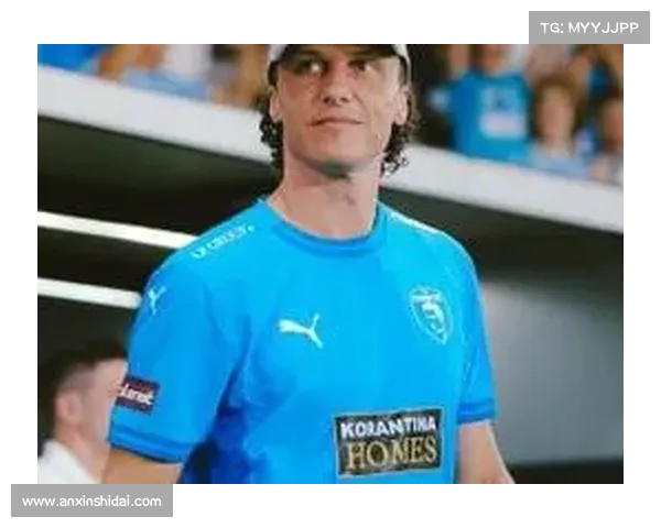 大卫路易斯防守与出球艺术全面解析其踢球位置技巧